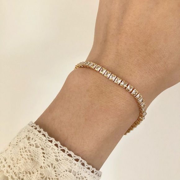 18K Gold Plated Princess Cut Square Diamond CZ Tennis Bracelet - Picture 3 of 5